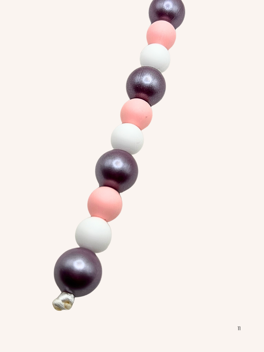 Chaîne de téléphone rose ,  blanc & perles nacré