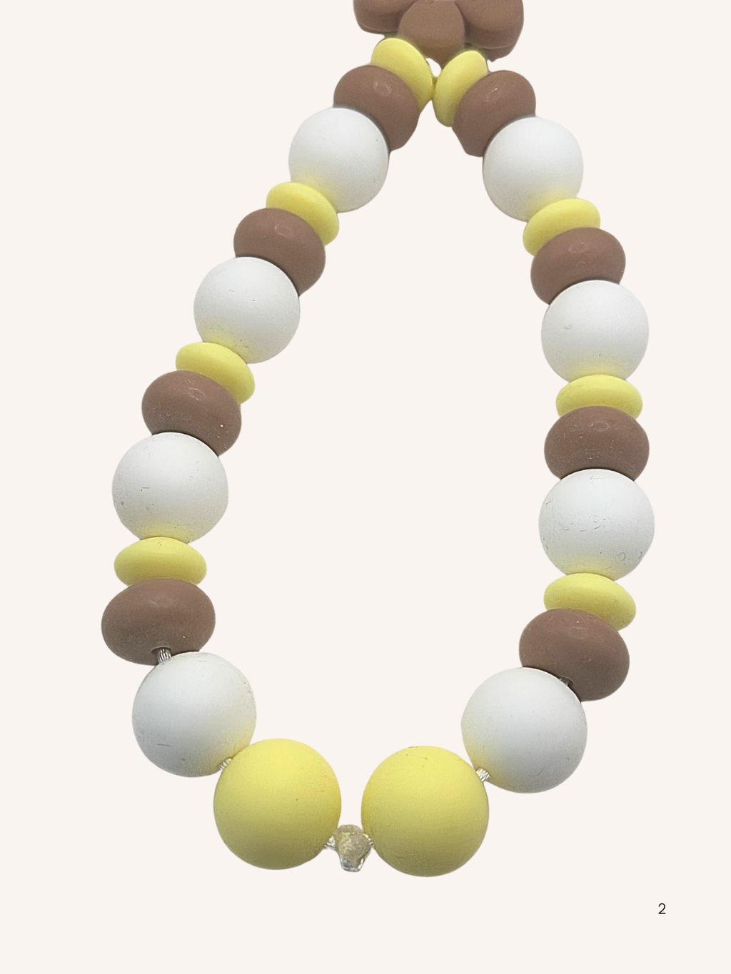Chaine de téléphone fleur brune & perles jaune beurre