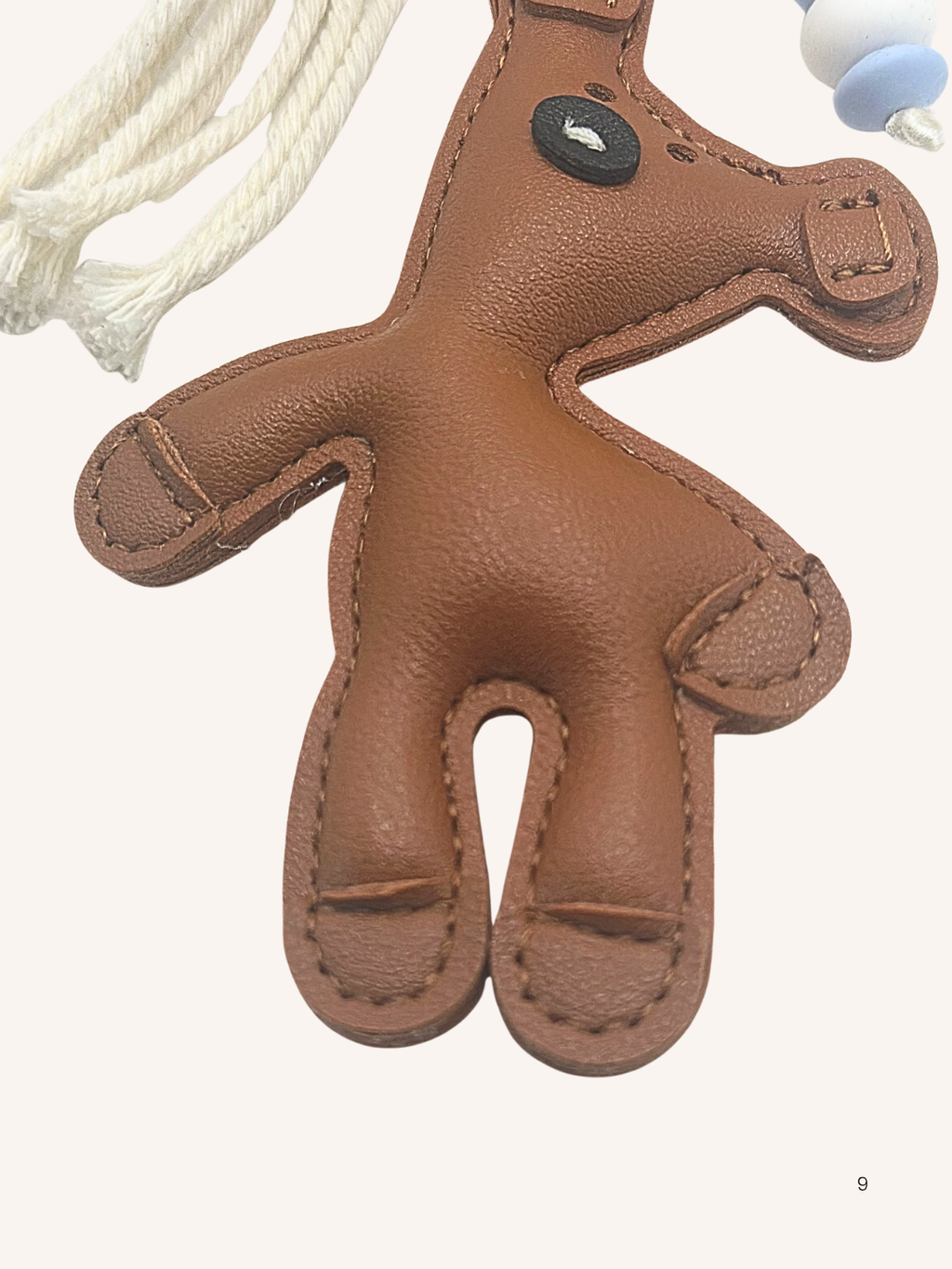Bijou de sac Nounours brun et fleurs bleues